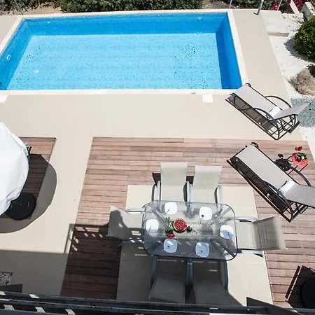 The Complete Guide To Renting Your Exclusive Holiday With Private Pool And Close To The Beach, Latchi 1263 Nikósie